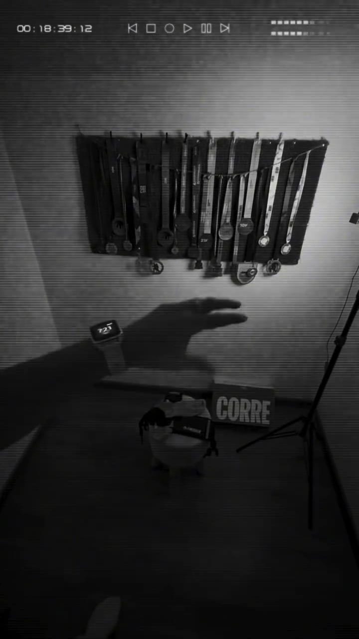 Alt image